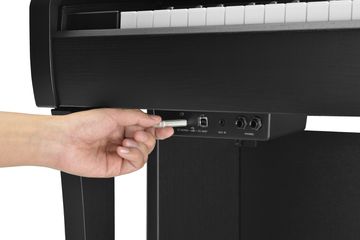Close-up of the Yamaha CLP-845 Clavinova