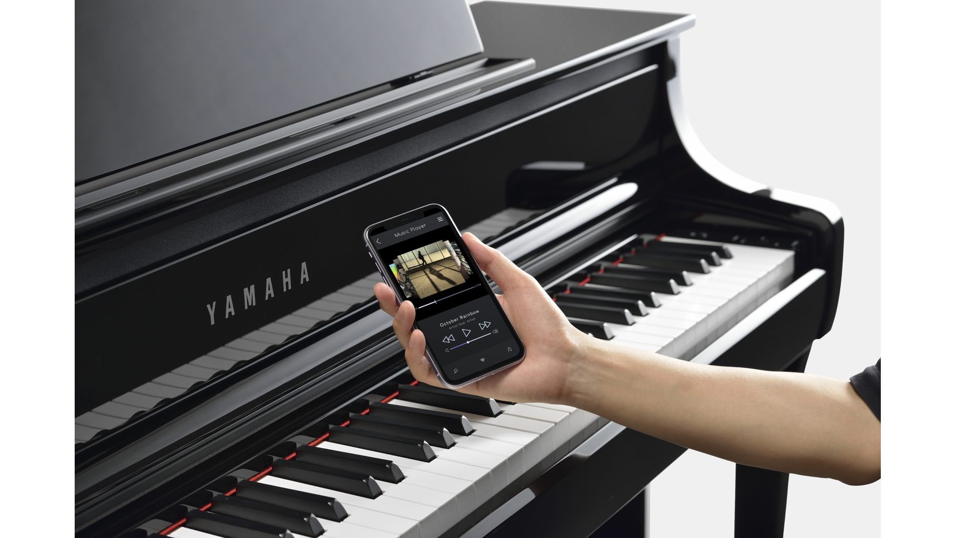 Polished ebony Yamaha CLP-875 Clavinova