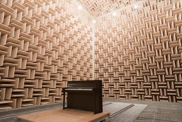 Yamaha CLP-885 Clavinova in Polished Ebony