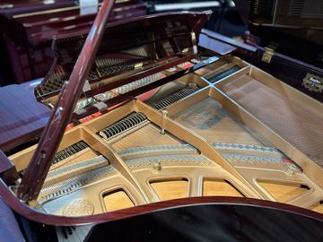 Kawai KG-2A Grand Piano inside