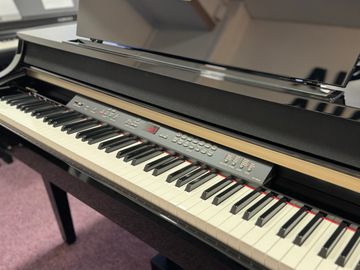 Used ebony Yamaha CLP-265GP Clavinova keyboard