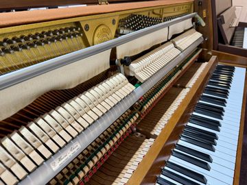 Inside the Kawai CL-5 Upright Piano
