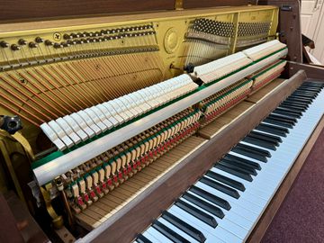 Yamaha E108 Upright Piano inside