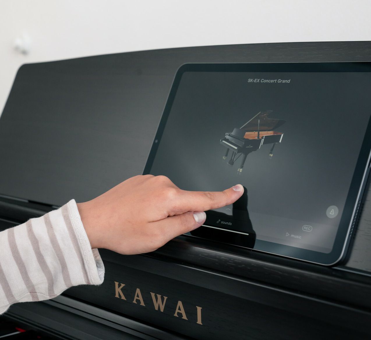 Kawai CN201 Piano touchscreen