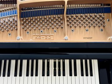 Kawai KG2C Grand Piano keys