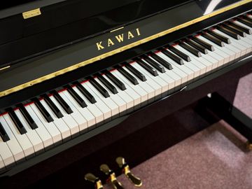 Kawai K3 (K300) Upright Piano keys