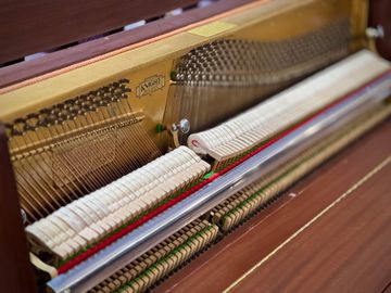 Inside a Knight K10 1974 Piano