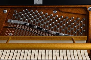 Hailun 120 J Polished ebony piano inside