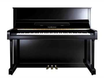 Yamaha B3 piano front view