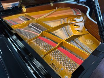 Inside a Shigeru Kawai SK-2 Piano