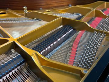 Inside a Shigeru Kawai SK-2 Piano