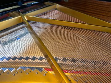 Shigeru Kawai SK 2 Piano Manufactured 2000