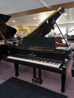 Second-hand Shigeru Kawai SK-2 piano