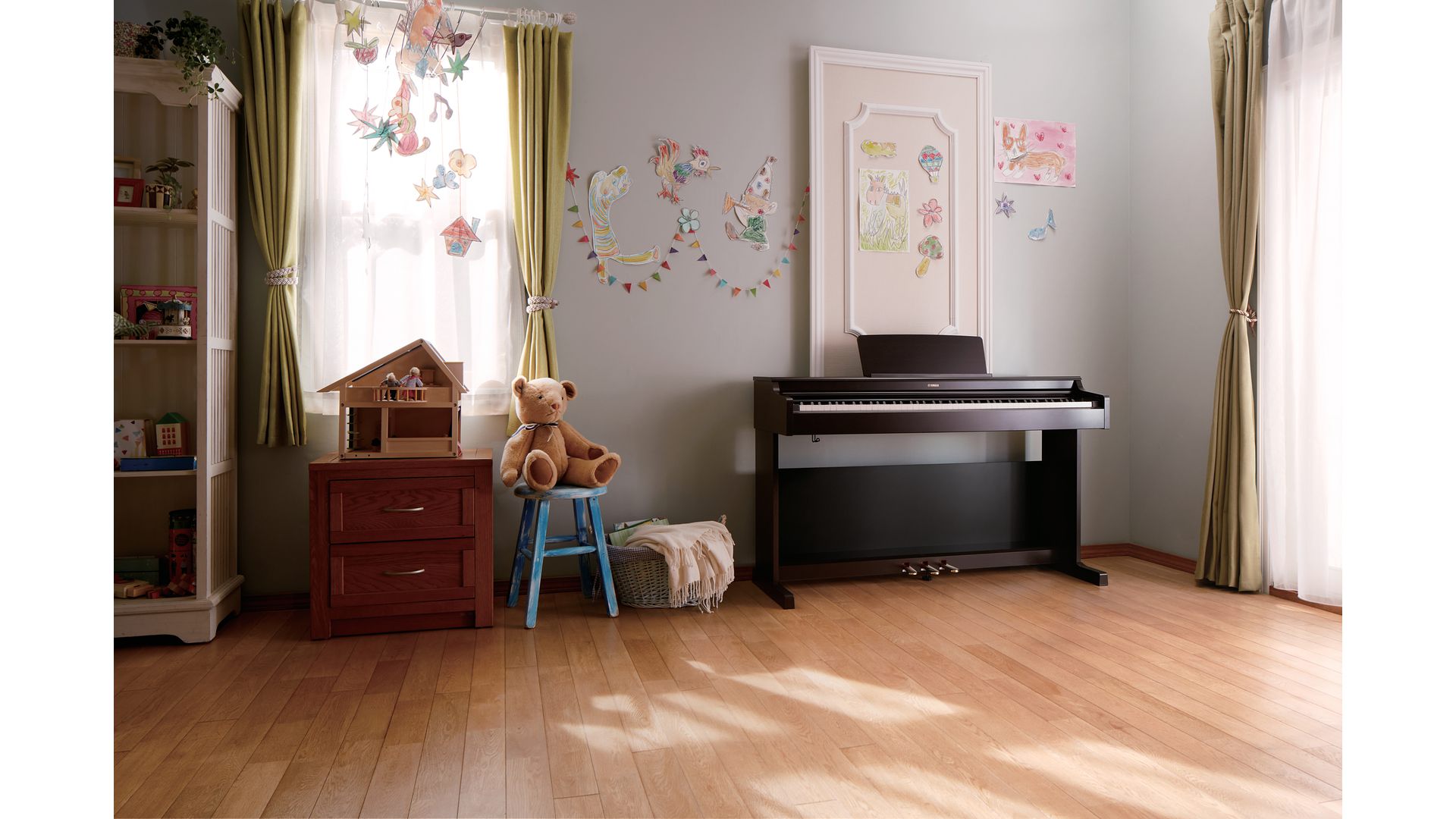 Yamaha YDP-165 Digital Piano at home