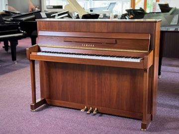 Used Yamaha P114G Upright Piano in Walnut Satin