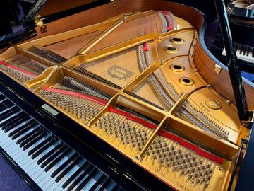 Yamaha S4 grand piano 1994 inside