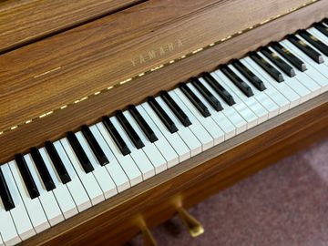 Yamaha LU-101 Upright Piano keys