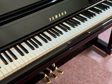 Yamaha UX30 Upright Piano keys