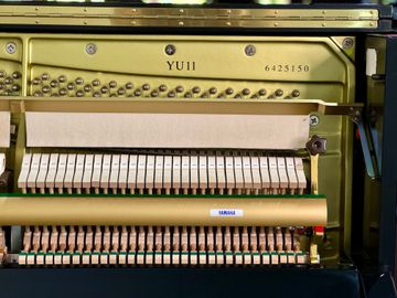 Yamaha YU11 (YU1) Upright Piano inside