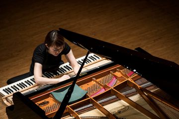 Shigeru Kawai EX-Concert Grand Piano lid open