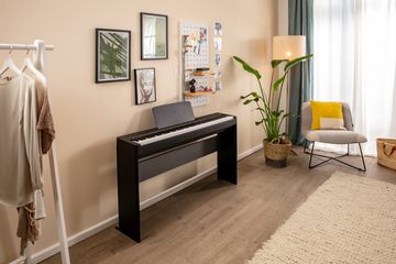 Yamaha P-145BT Portable Digital Piano setup